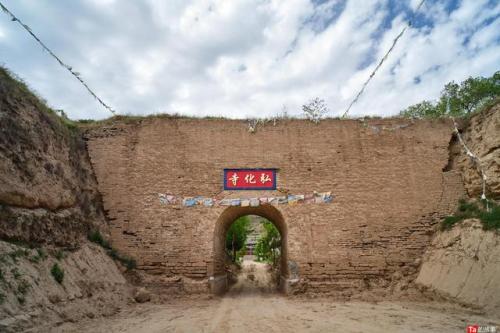 发现海东,600年历史的格鲁寺——红花寺。