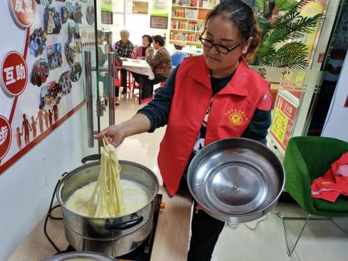 西宁市:重阳节到了。这里真的很热闹!