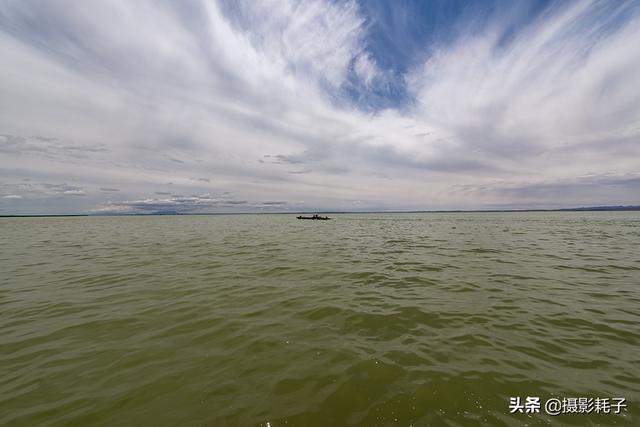 凌哈克鲁克湖既是鸟类的天堂,也是鱼类的故乡。