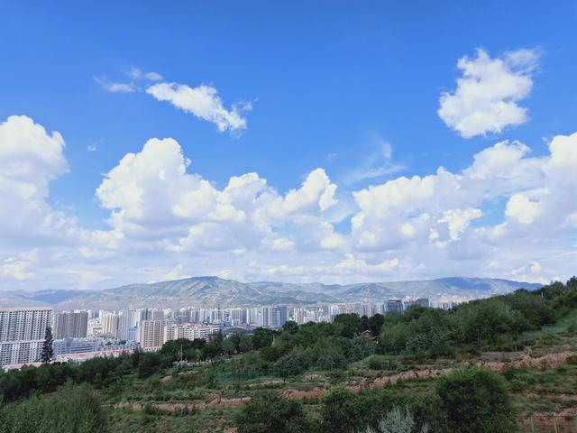 西游记第五天(2)-在西宁享受蓝天，白云和凉爽